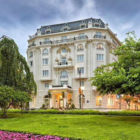 Hotel Carlton Bilbao Bagian luar foto