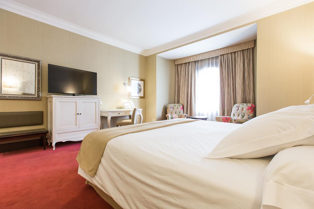 Hotel Carlton Bilbao Bagian luar foto