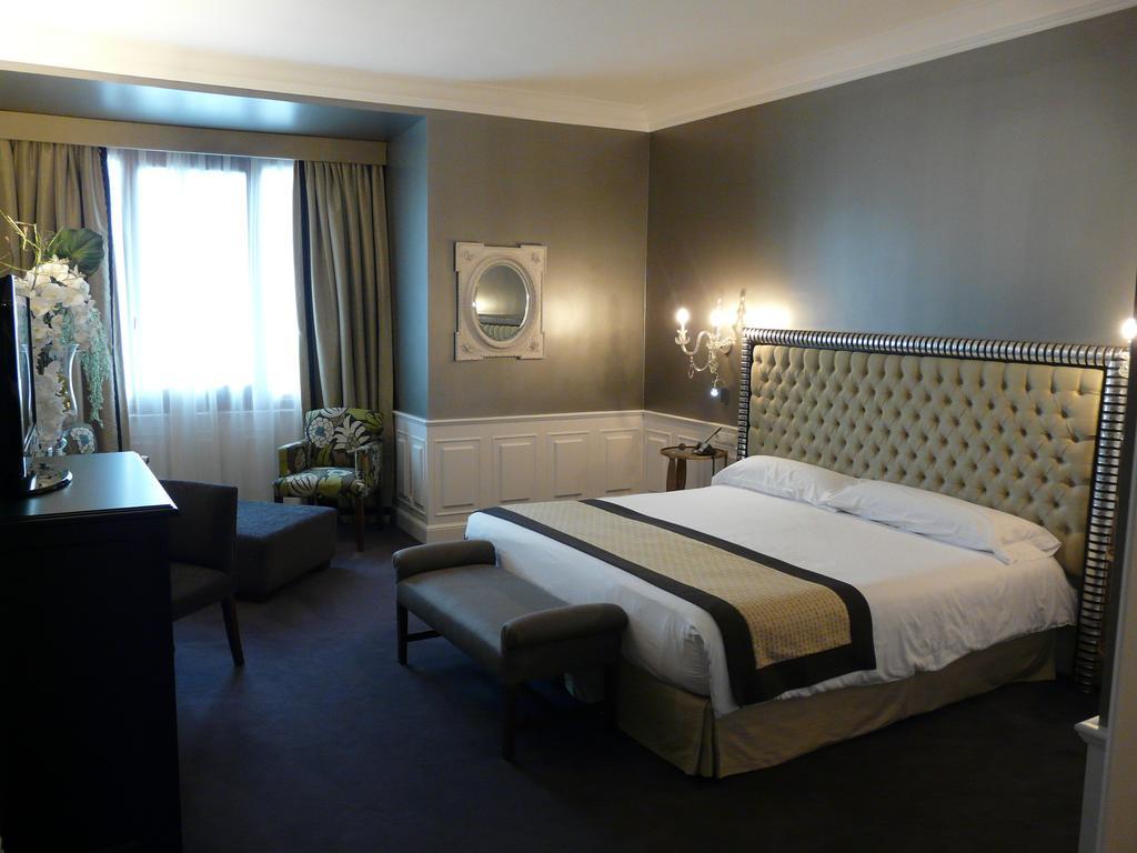 Hotel Carlton Bilbao Bagian luar foto