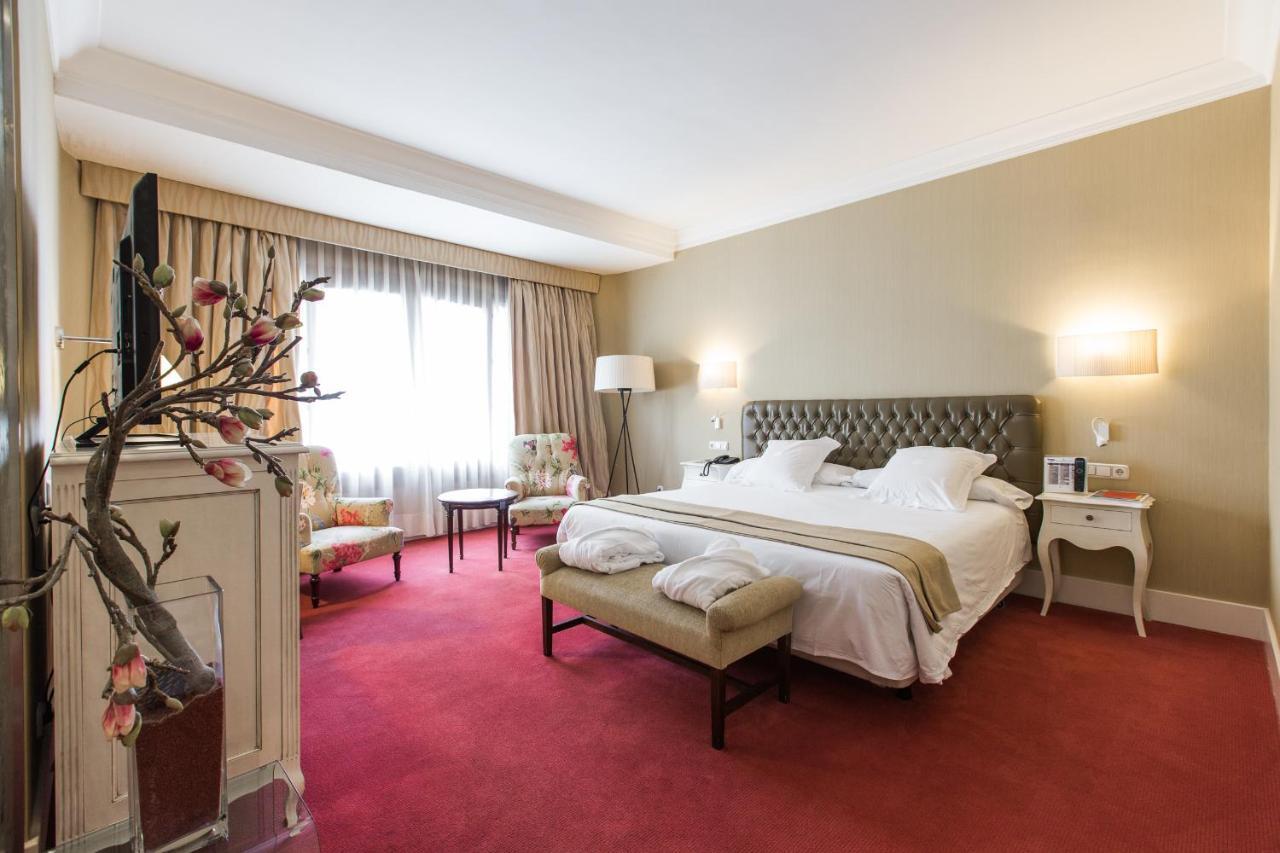 Hotel Carlton Bilbao Bagian luar foto